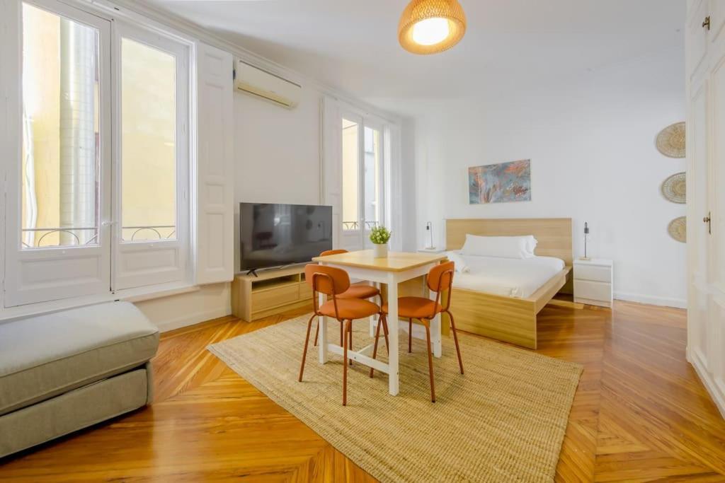 Petite E Chic Loft Para 3 En El Corazon De Madrid Exteriér fotografie