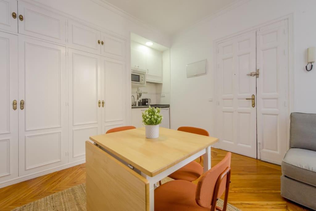 Petite E Chic Loft Para 3 En El Corazon De Madrid Exteriér fotografie
